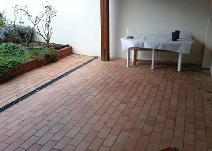 Maison F3 : Proche Et Commerces - Fr-1-71-58 *