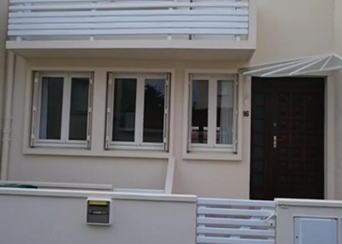 Holiday home Maison F3 : Proche Et Commerces - Fr-1-71-58 *