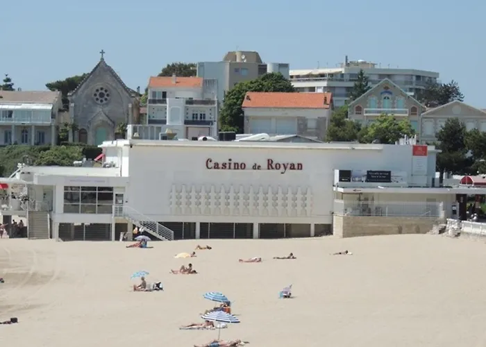 Holiday home Maison F3 : Proche Et Commerces - Fr-1-71-58