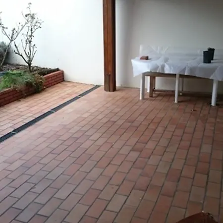 Maison F3 : Proche Et Commerces - Fr-1-71-58 *