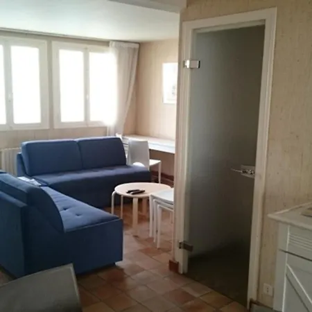 Maison F3 : Proche Et Commerces - Fr-1-71-58 * Royan