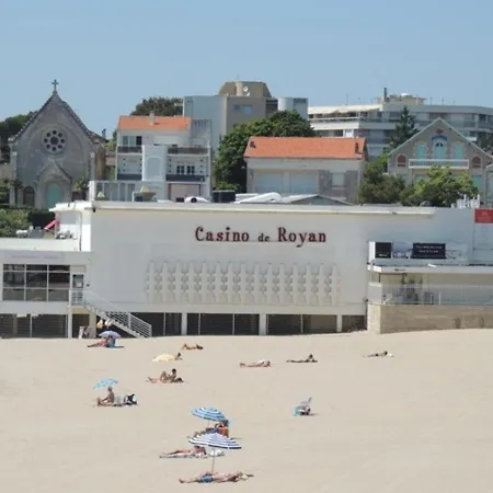 Holiday home Maison F3 : Proche Et Commerces - Fr-1-71-58