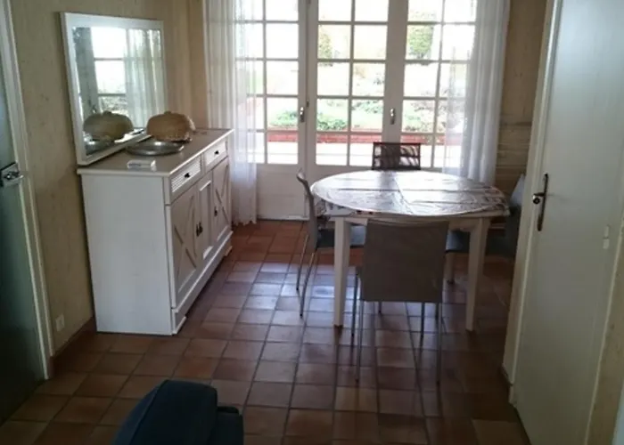 Maison F3 : Proche Et Commerces - Fr-1-71-58 * Royan